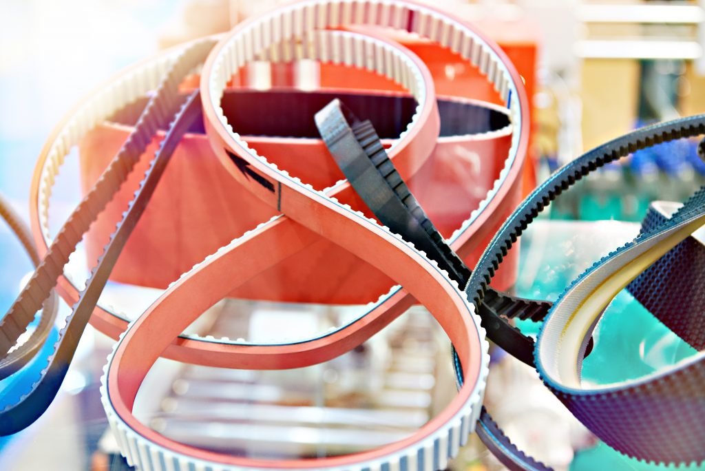 Ein Zahnriemen (Timing Belt) für den Motor, ausgestellt im Geschäft